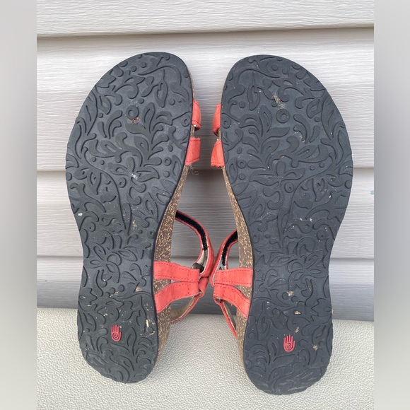 Teva Cork red Strappy leather Velcro close open toe sandal US 8 - Picture 6 of 9